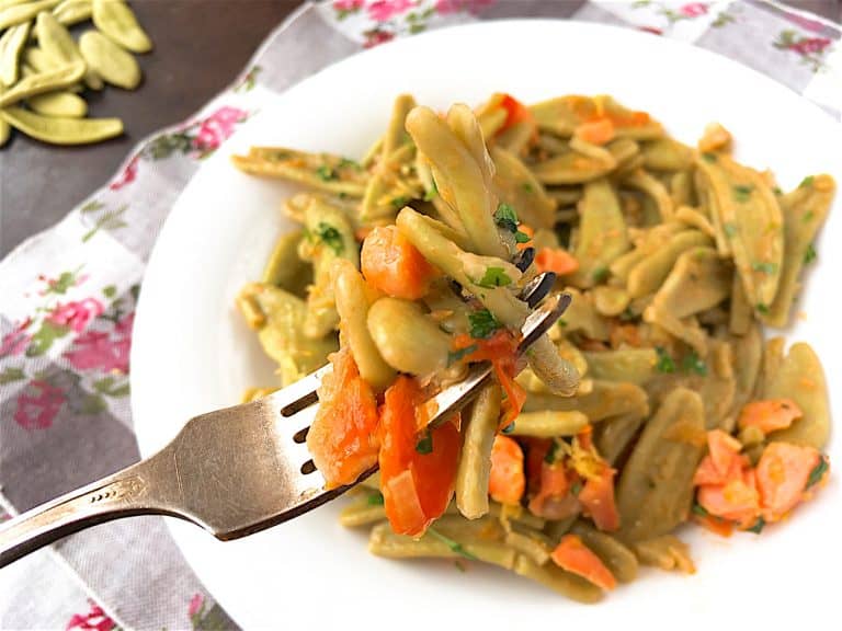 Olive Leaf Shaped Spinach Pasta with Salmon and Cherry Tomatoes ...