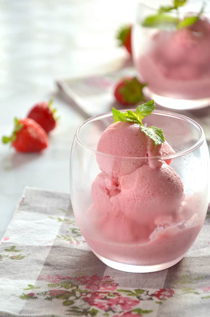Strawberry Gelato (Without an Ice Cream Maker) - Italian Recipe Book