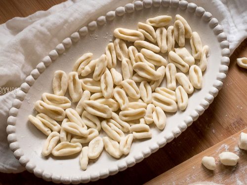 https://www.italianrecipebook.com/wp-content/uploads/2021/11/ricotta-cavatelli-500x375.jpg