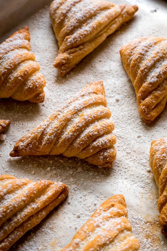 Lazy Sfogliatelle From Puff Pastry : Italian Recipe Book