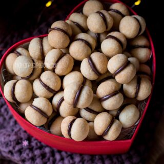 italian lady's kisses cookies