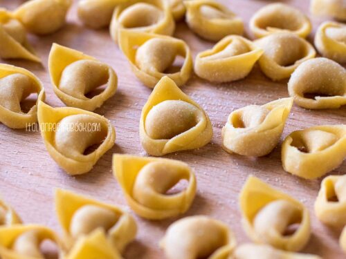 https://www.italianrecipebook.com/wp-content/uploads/2022/12/homemade-tortellini-500x375.jpg