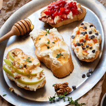 Sweet ricotta crostini on a tray.