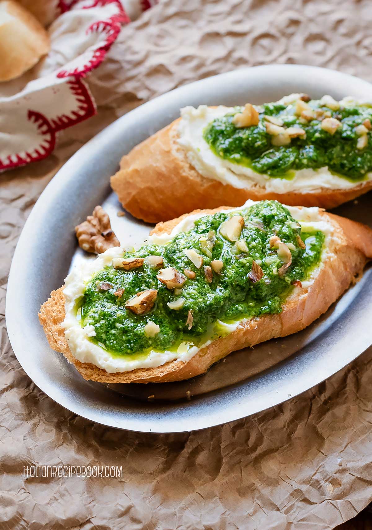 ricotta crostini with pesto